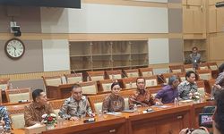 Sri Mulyani Tegaskan Tidak Ada Pemangkasan Beasiswa KIP Kuliah dan PHK Honorer
