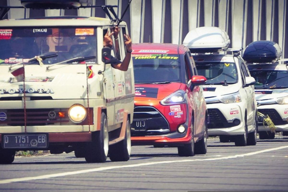 Toyota Kijang Buaya, Avanza Veloz, dan Sienta, ditemani mobil pendukung Avanza Veloz dan Kijang Innova, menempuh perjalanan 8.000 km dari Jakarta-Timor Leste dalam touring Beyond Beautiful Indonesia. Perjalanan ini dilakukan oleh Veloz Community (Velozity), Toyota Kijang Club Indonesia (TKCI), dan Toyota Sienta Community Indonesia (Tosca).