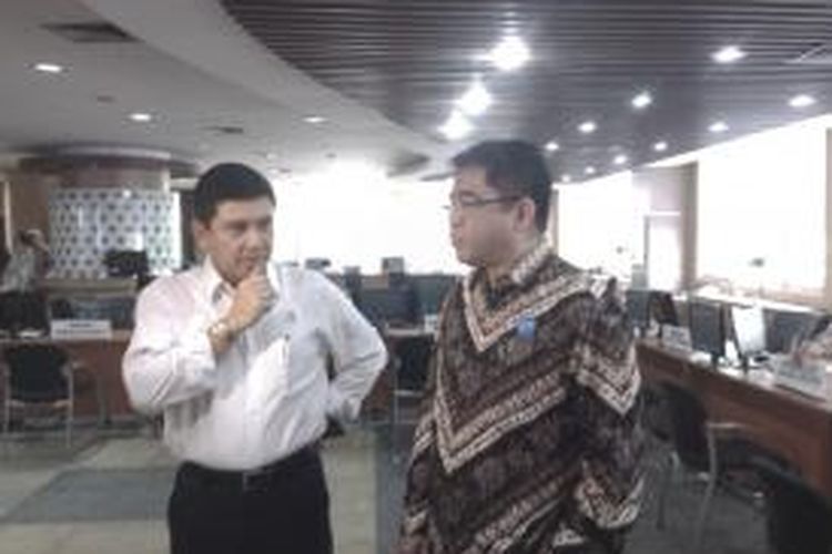 Menteri Pendayagunaan Aparatur Negara dan Reformasi Birokrasi Yuddy Chrisnandi (kiri) dan Kepala Badan Koordinasi Penanaman Modal (BKPM), di Kantor BKPM, Jakarta, Jumat (2/1/2014)