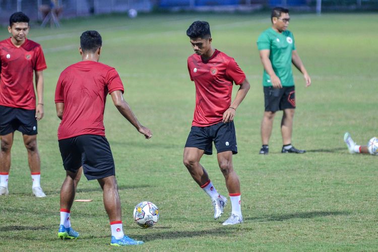 Ramadhan Sananta penyerang PSM Makassar yang tengah memenuhi panggilan Timnas Indonesia arahan pelatih Shin Tae-yong. Indonesia sudah mulati berlatih di Stadion Persib, Sidolig, Bandung, Senin (19/9/2022) jelang menghadapi Curacao akhir pekan nanti dalam laga FIFA Match Day.