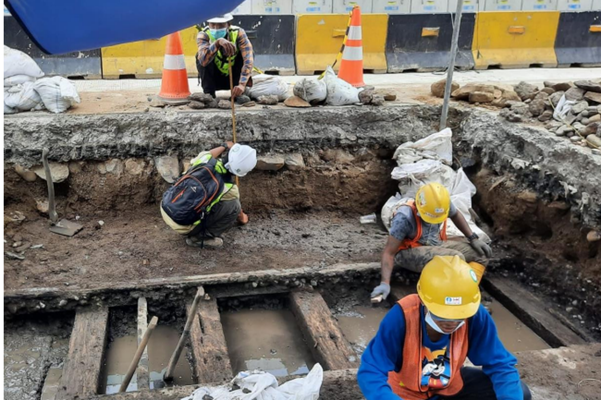 MRT Jakarta Temukan Rel Trem di Lokasi Proyek Fase 2A Glodok