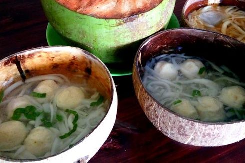 Sensasi Bakso dengan Kuah Air Kelapa, Bagaimana Rasanya?