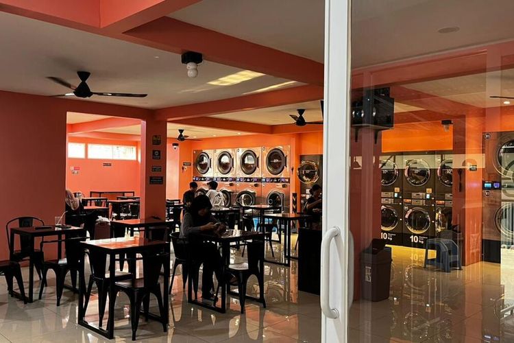 Mati Listrik 3 Jam di Gegerkalong Bandung, Pedagang Es hingga Laundry Kelimpungan