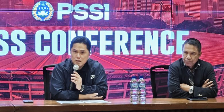Ketua Umum PSSI, Erick Thohir, bersama dengan Sekretaris Jenderal PSSI, Yunus Nusi