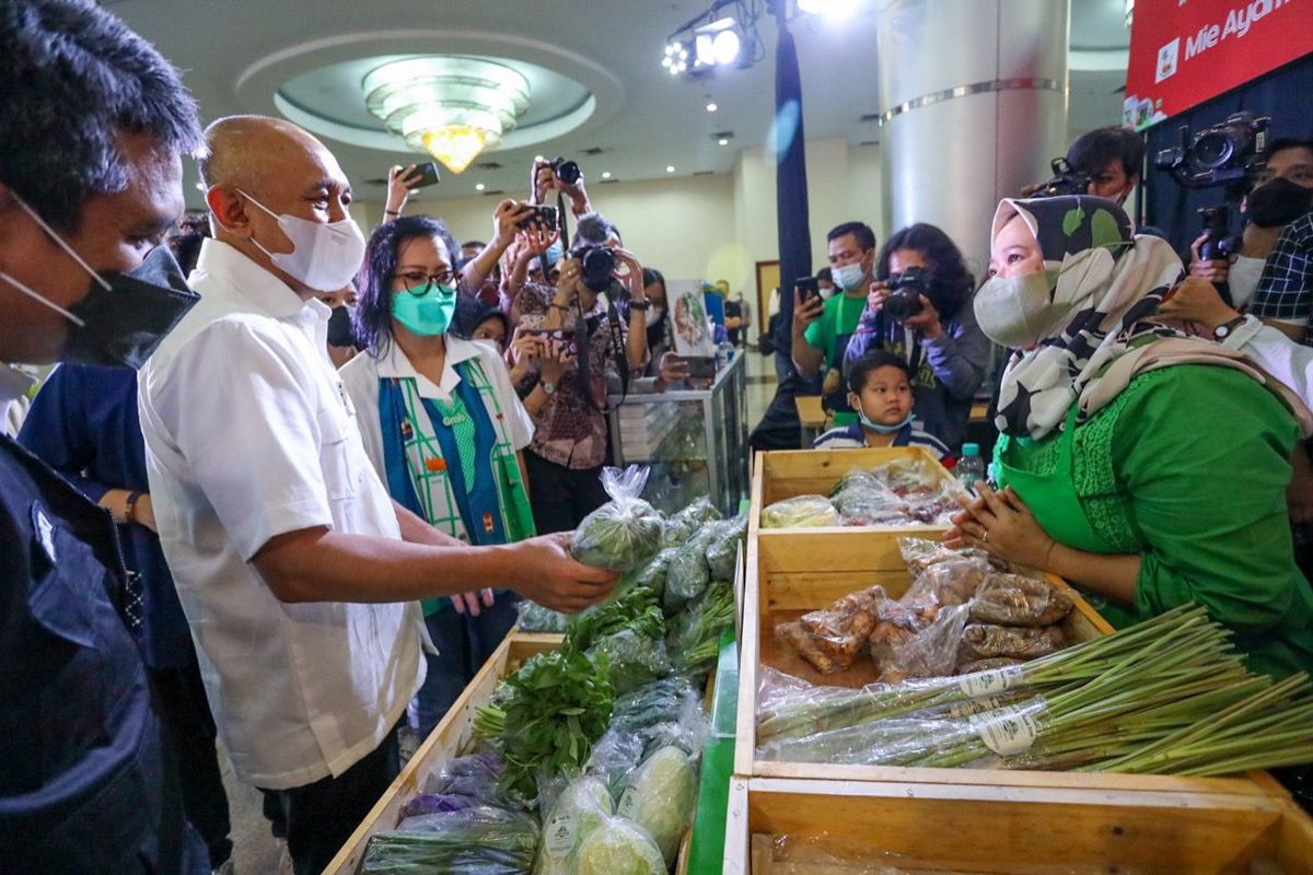 Menteri Koperasi dan UKM (MenKopUKM) Teten Masduki dalam acara Kopdar UMKM Nasional di Smesco Indonesia, Jakarta, Jumat (26/8/2022). 
