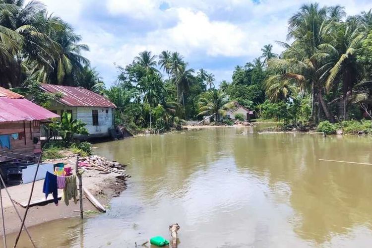 Dampak Banjir Rob Aceh Utara: Jalan Ambles, Huntara Rusak, 20 KK Mengungsi