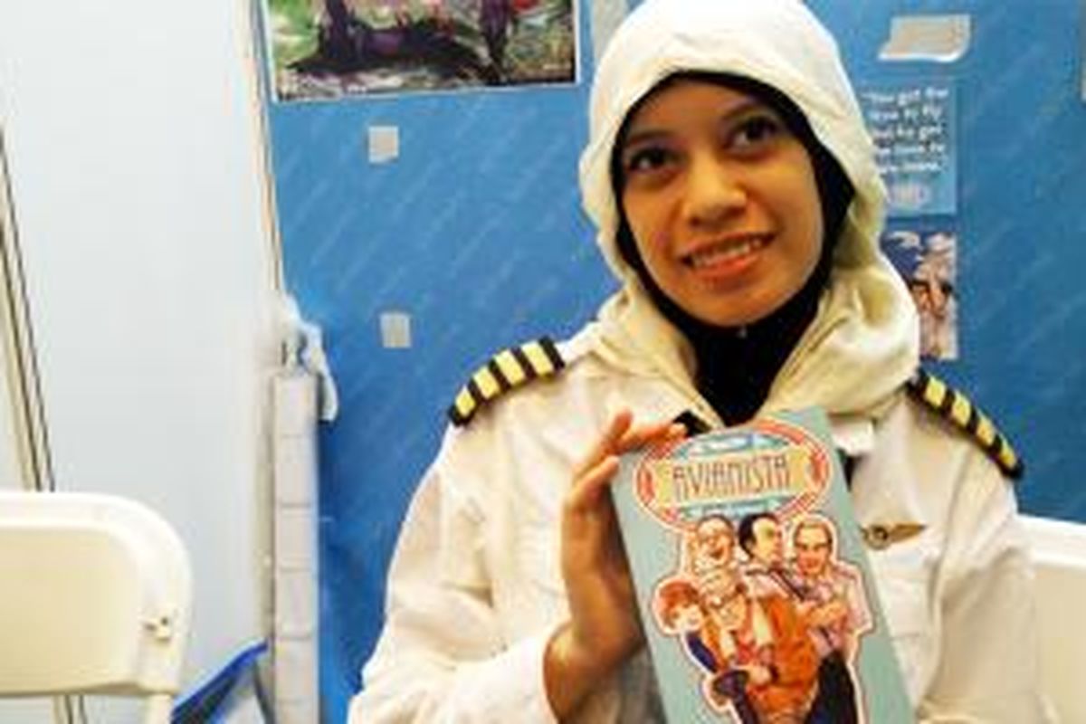 Rimanti Nurdarina Baga, komikus yang mengangkat tema aviasi sebagai karyanya.