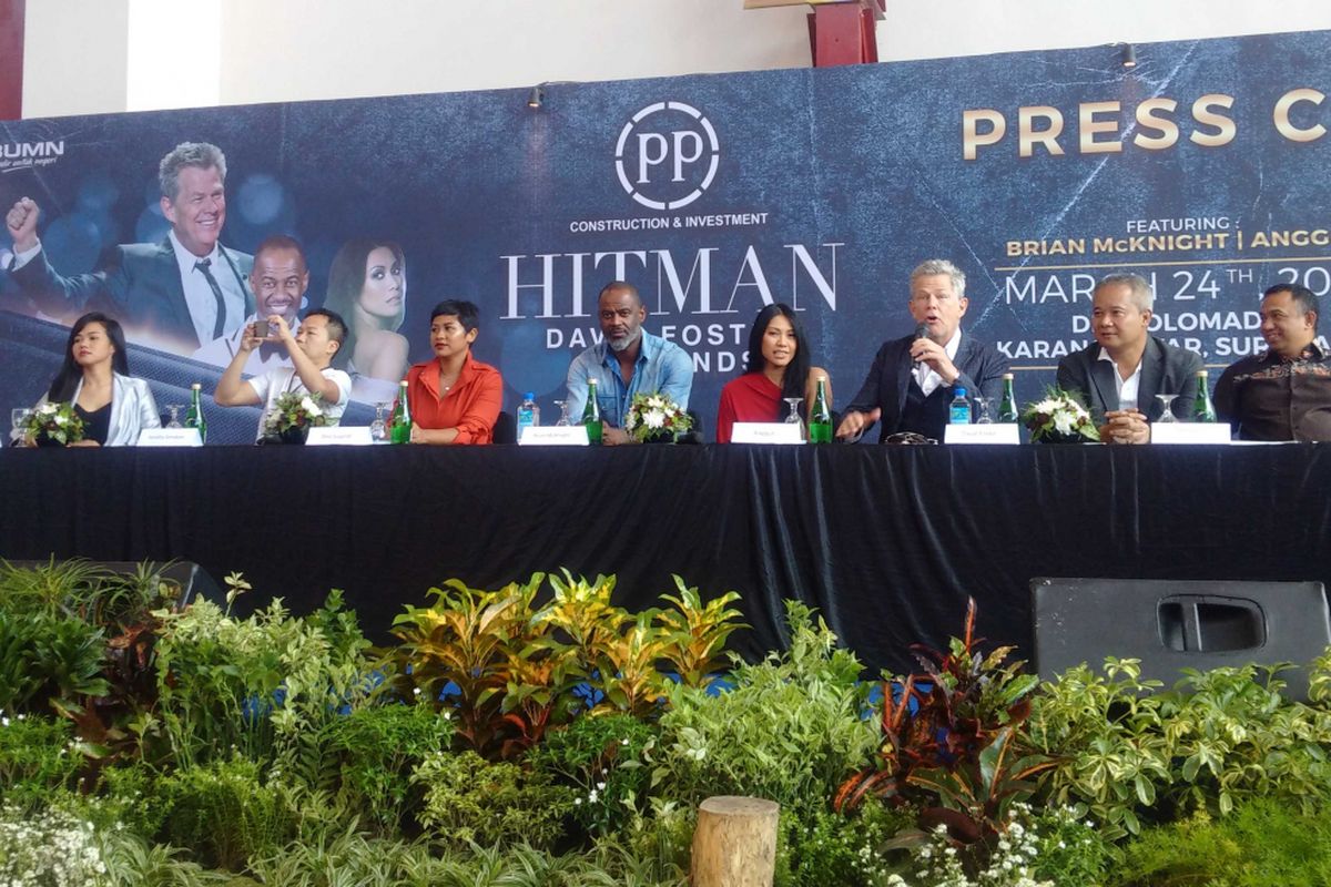 Komposer kenamaan internasional David Foster bersama sederet penyanyi tenar Indonesia akan menggelar konser Hitman David Foster and Friends di Concert Hall De Tjolomadoe (Eks Pabrik Gula) di Colomadu, Kabupaten Karanganyar, Jawa Tengah, Sabtu ( 24 / 3 / 2018) malam.