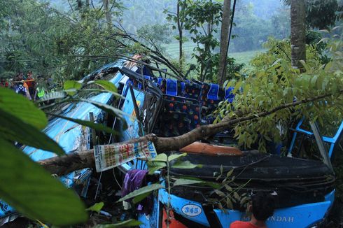 Bus Rosalia Indah Terjun ke Jurang, Warga Dengar Dentuman dan Rintihan Minta Tolong