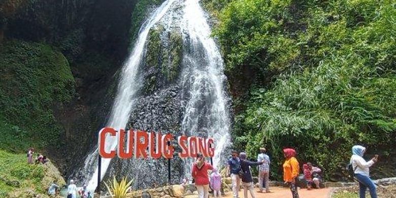 Berita Harian Rute Curug Song Terbaru Hari Ini - Kompas.com