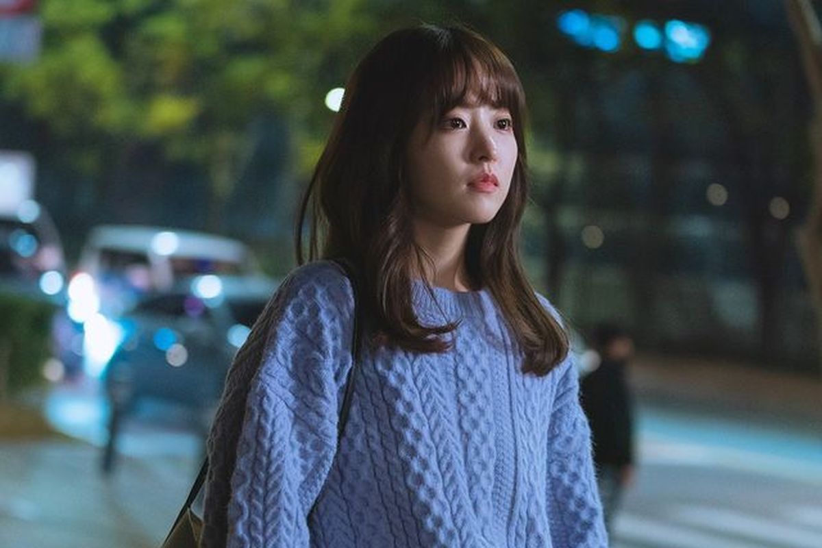 Park Bo Young saat membintangi drama Korea Doom at Your Service.