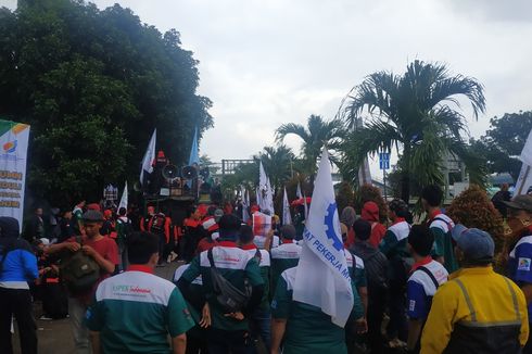 Serikat Buruh Demo PT Jalantol Lingkarluar Jakarta, Protes PHK Mirah Sumirat