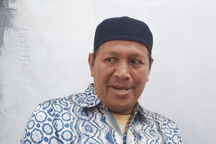 Muhammad Lubis (55) warga Pegangsaan, Menteng Jakarta Pusat yang mendapatkan bantuan renovasi rumah lewat program Bebenah Kampung Pemerintah Provinsi DKI Jakarta, Minggu (10/9/2023).