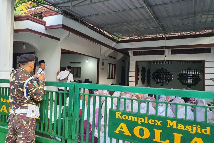 Salah satu lokasi Shalat Idul Fitri di rumah imam Jamaah masjid Aolia di Panggang III, Giriharjo, Panggang, Gunungkidul, DI Yogyakarta. Jumat (5/4/2024).