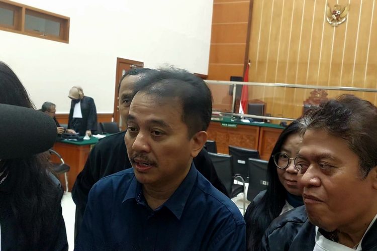 Roy Suryo dalam persidangan pledoi kasus unggahan meme stupa Candi Borobudur di Pengadilan Negeri Jakarta Barat, Kamis (22/12/2022).