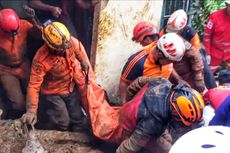 7 Jam Pencarian, Ayah dan Anak Korban Bencana Longsor di Sukabumi Berhasil Dievakuasi