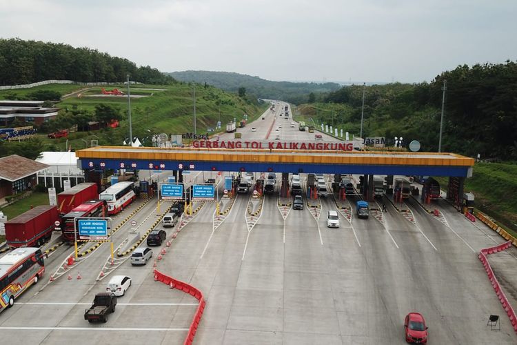 Gerbang Tol (GT) Kalikangkung di Jalan Tol Batang-Semarang