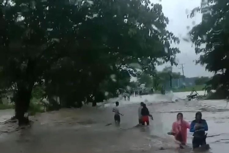Banjir Bandang di Desa Plampang Sumbawa 