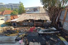 Kebakaran Gara-gara Bakar Sampah di Jatinegara, Lokasi Kejadian Dikerumuni Warga yang Penasaran