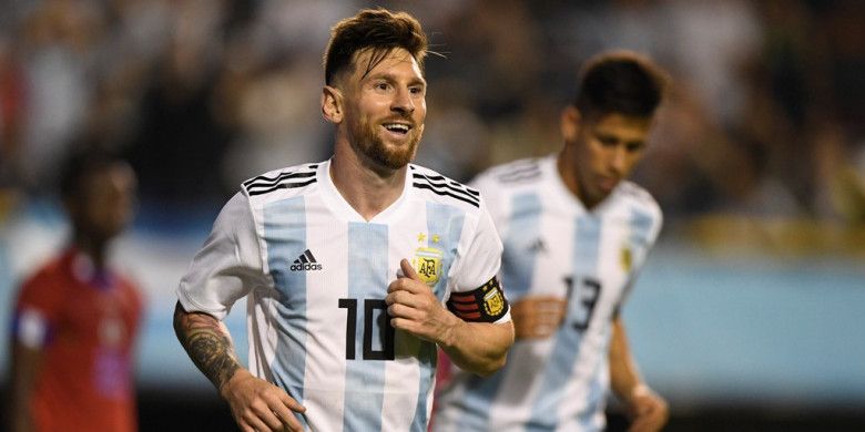 Megabintang Argentina, Lionel Messi, merayakan gol yang dicetak ke gawang Haiti dalam laga persahabatan di Stadion La Bombonera, Buenos Aires, Argentina pada 29 Mei 2018.
