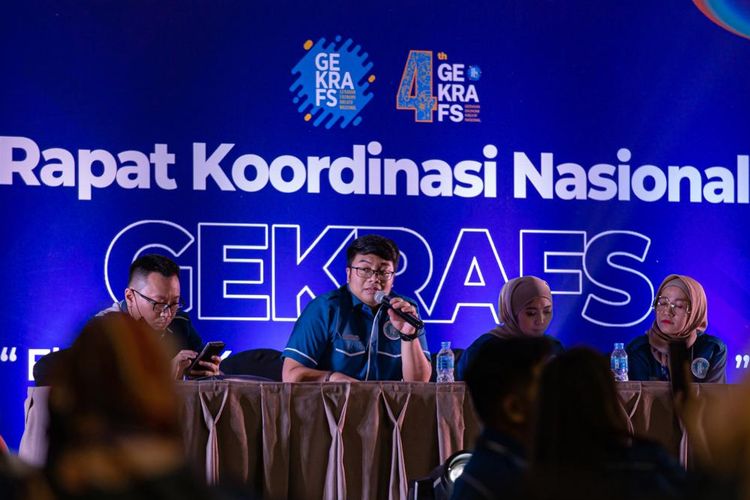 Gerakan Ekonomi Kreatif Nasional (Gekrafs) apresiasi Presiden Joko Widodo dalam kolaborasi antara pemerintah, sektor pariwisata, dan pelaku ekonomi kreatif di KTT ASEAN. Kolaborasi itu telah membuktikan potensi Indonesia untuk menjadi tuan rumah acara internasional kelas dunia. 