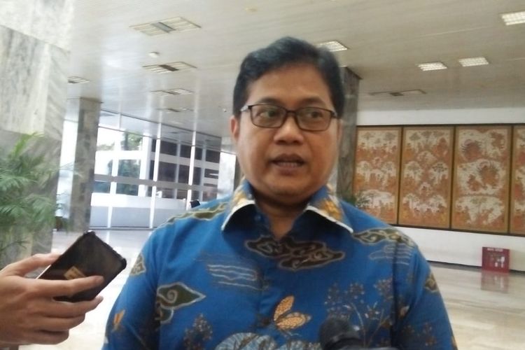 Wakil Ketua Umum PAN, Viva Yoga Mauladi di Kompleks Parlemen, Senayan, Jakarta, Selasa (16/7/2019)