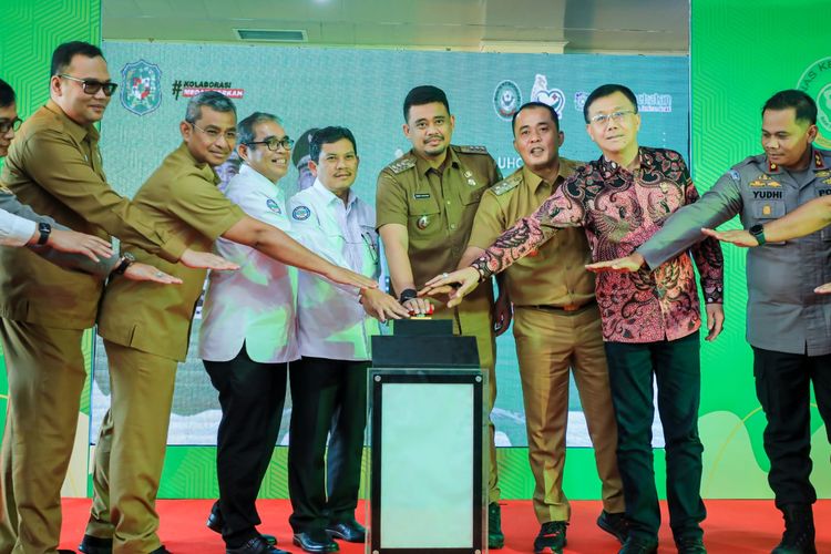 Wali Kota Medan Bobby Nasution meluncurkan universal health coverage (UHC) Jaminan Kesehatan Medan Berkah (JKMB) di Rumah Sakit Umum Daerah (RSUD) H Bachtiar Djafar, Medan Labuhan, Senin.

