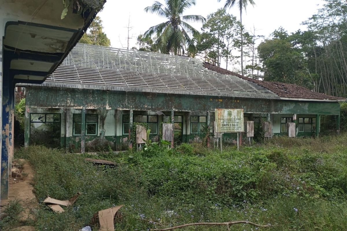 SMPN 5 Silo Kabupaten Jember ambruk bakal segera diperbaiki