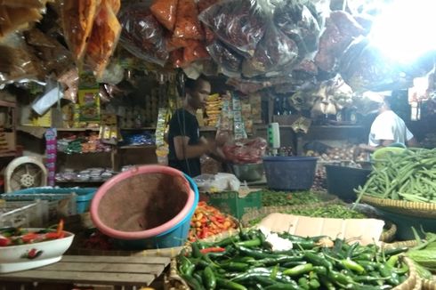 Pedagang di Karawang Keluhkan Minyak Goreng Masih Langka 