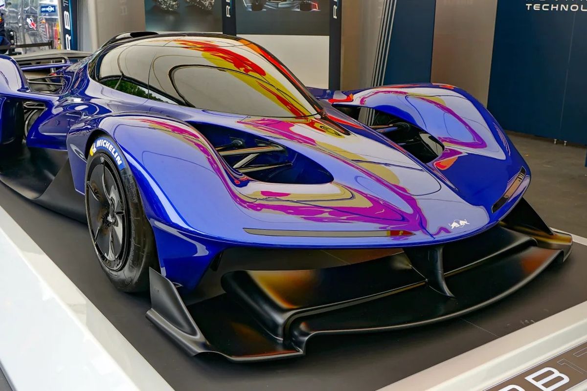 Mobil jenis hypercar Red Bull RB17