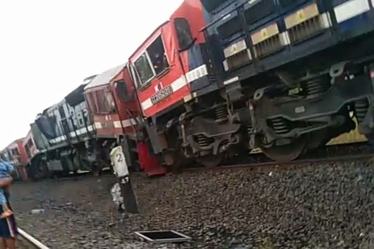 Bidik layar video KA Batu Bara di Lampung adu kambing, Senin (7/11/2022).