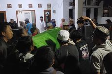 Jenazah Korban Kecelakaan Slipi Tiba di Rumah Duka, Sang Istri Pingsan