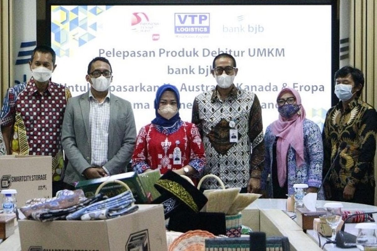 Bank BJB melepas produk debitur UMKM ke pasar Australia, Eropa, dan Kanada di Menara Bank BJB lantai 7, Selasa (2/11/2021). 