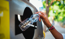 Ini Cara Singapura Biasakan Warganya Daur Ulang Botol Minuman