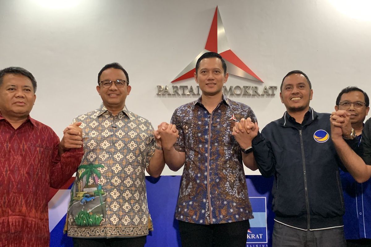 Anies Baswedan dan Ketua Umum Partai Demokrat Agus Harimurti Yudhoyono (AHY) bersama tim kecil bakal Koalisi Perubahan dari Partai Nasdem Willy Aditya, dan dari PKS Sohibul Iman. Mereka mengadakan pertemuan di kantor DPP Partai Demokrat, Jalan Proklamasi, Menteng, Jakarta, Kamis (2/2/2023). 