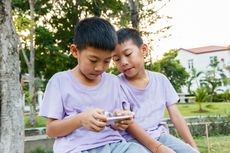 Berikan Pemahaman pada Anak Tentang Waktu Bermain Gadget