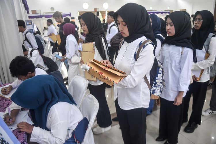 Satu Juta Sarjana Menganggur dan 
