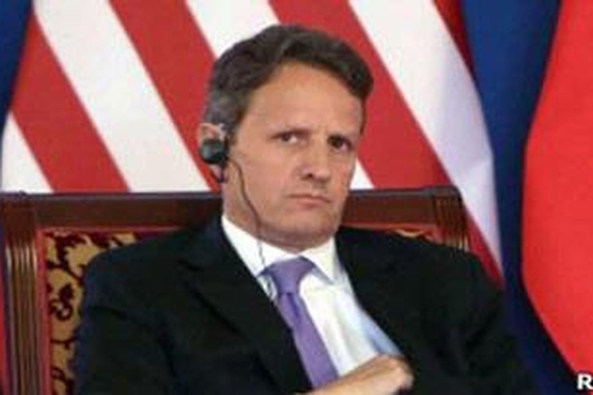 Menkeu AS Timothy Geithner desak China untuk memperkuat nilai tukar yuan.