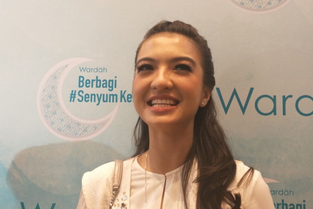 Raline Shah di sela acara Wardah #BerbagiSenyumKebaikan di Sasana Kriya, TMII, Jakarta Timur, Rabu (30/5/2018).