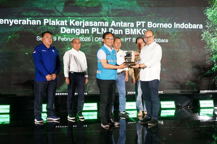 PLN dan BIB resmi menambah pembelian REC sebanyak 23.040 unit atau setara 40.000 megavolt ampere (MVA) listrik berbasis Energi Baru Terbarukan (EBT) di Angsana, Kabupaten Tanah Bumbu, Minggu (8/2/20206).
