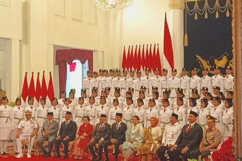 Jokowi Kukuhkan 76 Anggota Paskibraka, Petugas Upacara 17 Agustus di Istana Merdeka