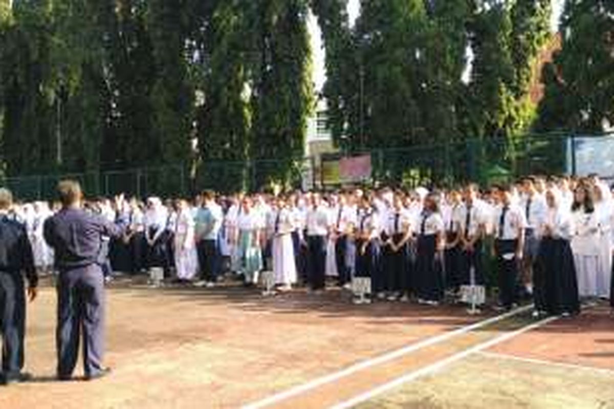 Pembukaan masa pengenalan lingkungan sekolah (MPLS) di SMAN 3 Jakarta, Senin (18/7/2016).