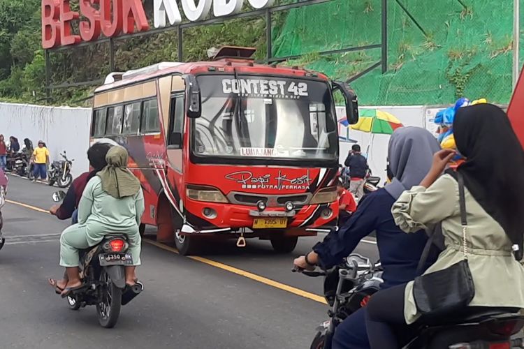 Jembatan Gladak Perak di Lumajang mulai difungsikan oleh warga