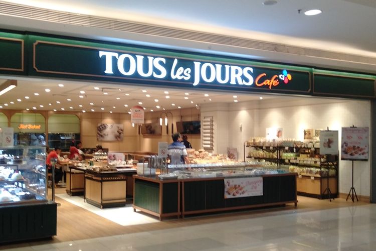 toko roti Tous Les Jours cabang Kota Cassablanca, Jakarta Selatan, Sabtu (22/11/2019)