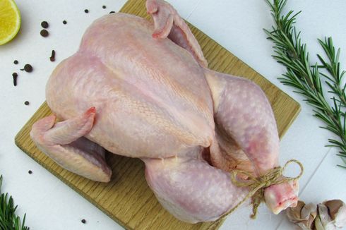 7 Cara Bersihkan Ayam Utuh untuk Dipanggang