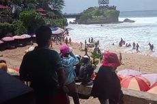 Asyik Berfoto, Dua Wisatawan Tersapu Ombak di Pantai Watulumbung Gunungkidul