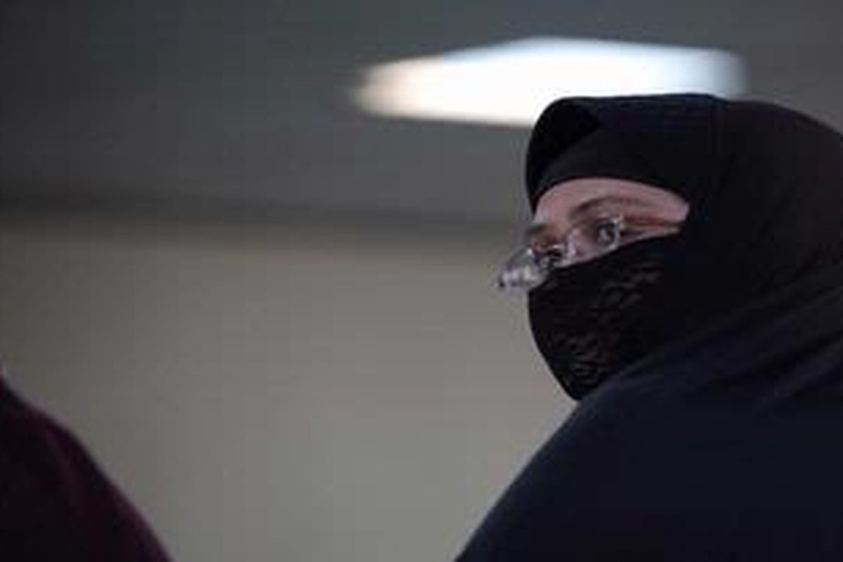 Yulianis, mantan Wakil Direktur Keuangan PT Permai Group, perusahaan milik Mohammad Nazarudin, bersaksi untuk terdakwa Muhammad El Idris di Pengadilan Tindak Pidana Korupsi, Jakarta, Rabu (10/8/2011). Yulianis bersaksi atas kasus dugaan suap Pembangunan Wisma Atlet Sea Games Di Palembang.