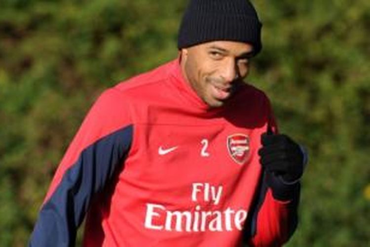Striker New York Red Bulls, Thierry Henry, berlatih sementara di mantan klubnya, Arsenal, Jumat (22/11/2013).