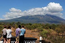 Jika Gunung Agung Erupsi, Pemerintah Siap Evakuasi Turis ke Lombok
