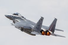 Terbang dengan Kokpit Terbuka, F-15 Milik Israel Mendarat dengan Selamat